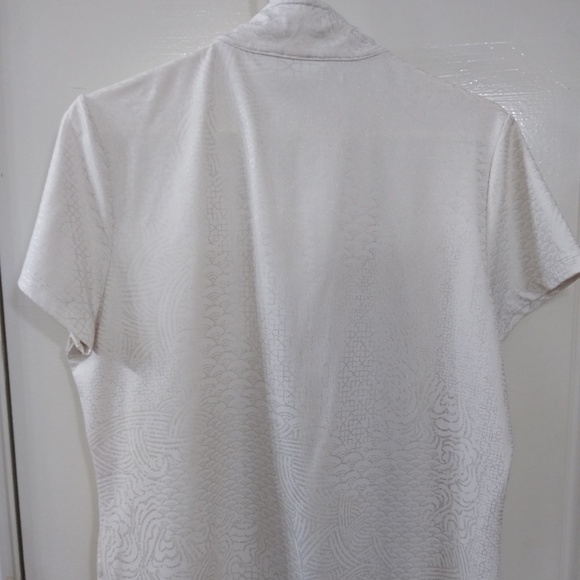 chicos white tee shirts